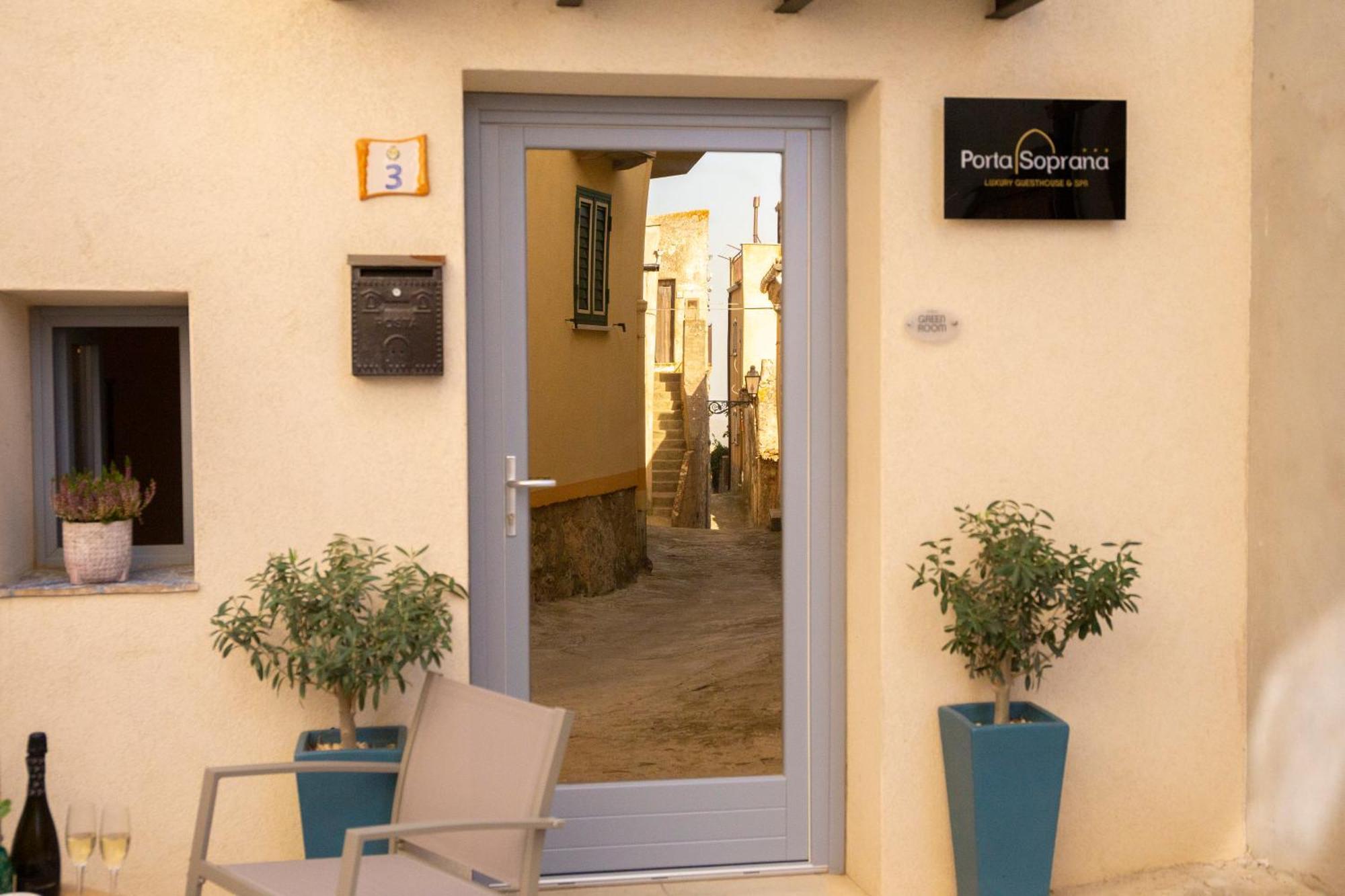 Porta Soprana Luxury Guest House & Spa Sclafani Bagian luar foto